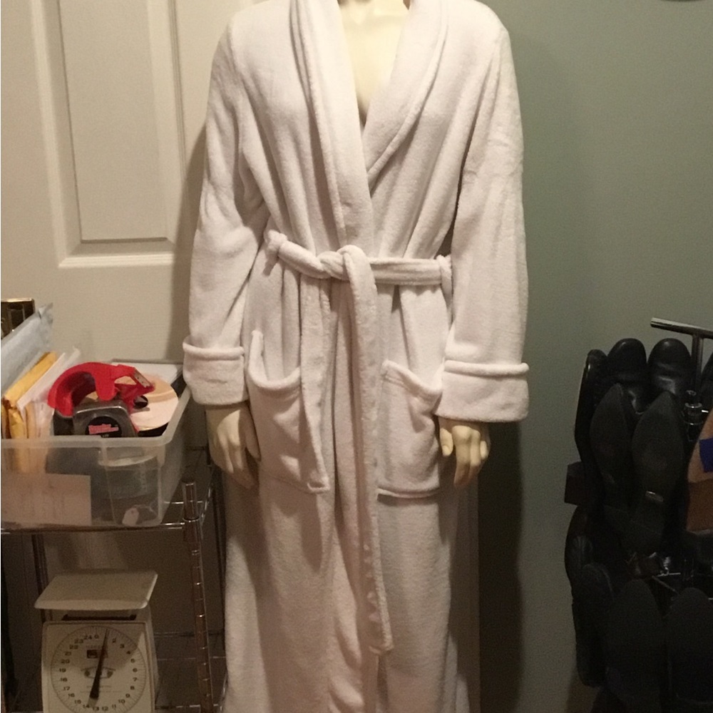 White Large Robe - Picture 7 of 13